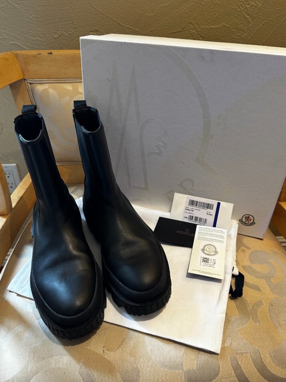 Moncler Black Leather Coralyne Chelsea Boots - 8.5B
